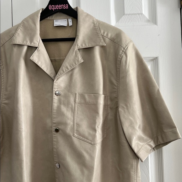 ASOS Design Faux Leather Short Sleeve Boxy Shirt - Beige / Stone - Picture 3 of 10